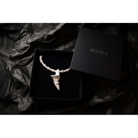 NÁHRDELNÍK TRITONIS